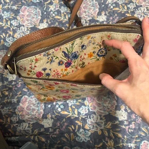 Patricia Nash Floral Tan Women's Bag - Picture 3 of 5